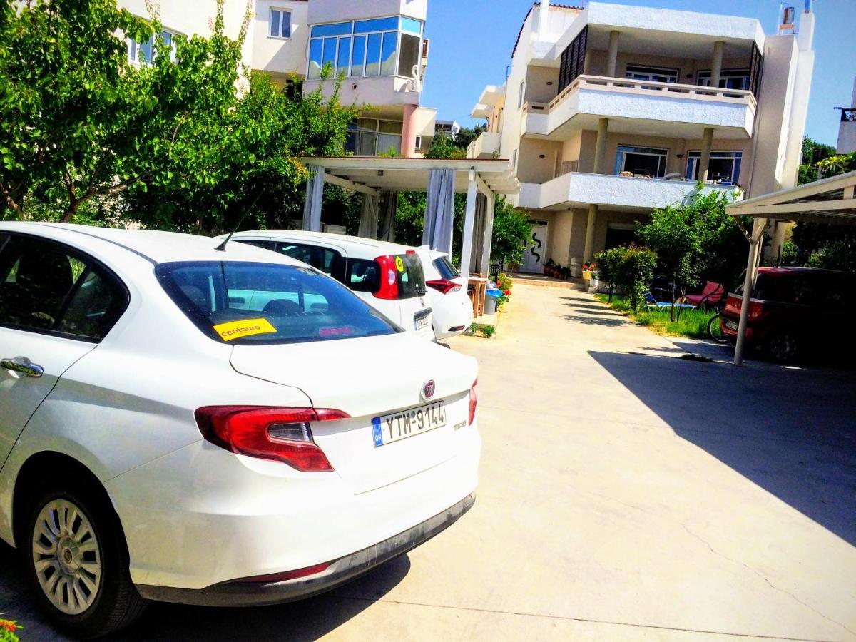Menelaos Apartments Adelianos Kampos Exterior photo